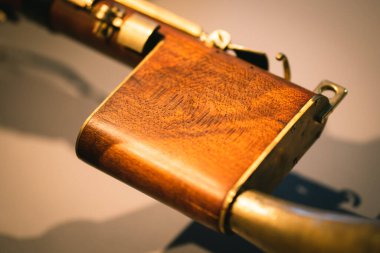 İlk Müzik Tarihi Enstrümanı - Barok Basset kornası veya Klarnetin Ayrıntıları