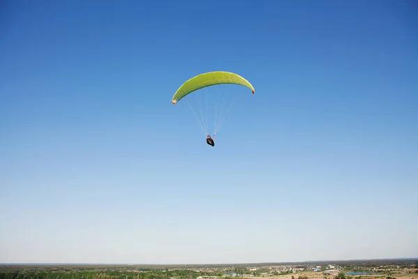 Planör Pilotu Planörle Uçuyor Hava Dalışı Uçuşu Paraşüt Ekstrem Spor — Stok fotoğraf