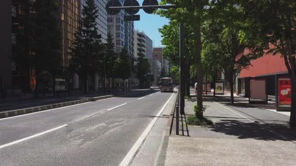 Maggio 2020 Yokohama Giappone Autobus Che Passa Una Strada Yokohama — Video Stock