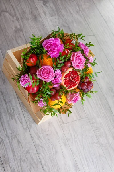 Bouquet Fruits Fleurs Grenade Orange Raisin Niktarine Roses Roses Pistache — Photo