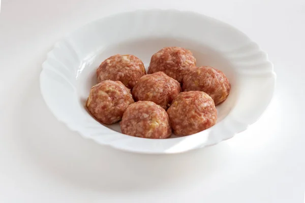 Råa Köttbullar Med Ris Kryddor Sås Fint Hackad Kål Redo — Stockfoto