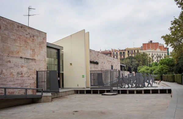 スペイン カタルーニャ州バルセロナ市のサンモンジュイック地区にあるジョアン ミロ図書館 — ストック写真