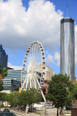 SkyView Atlanta Dönme dolabı - Centennial Park 'ta 20 katlı dönme dolap İklim kontrollü gondollardan manzaralı görüntüler sağlıyor