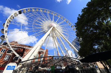 SkyView Atlanta Dönme dolabı - Centennial Park 'ta 20 katlı dönme dolap İklim kontrollü gondollardan manzaralı görüntüler sağlıyor