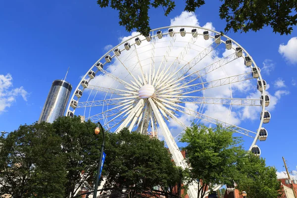 亚特兰大摩天轮 Skyview Atlanta Ferris Wheel 位于百年公园的20层摩天轮 可从气候控制的贡多拉观看风景 — 图库照片