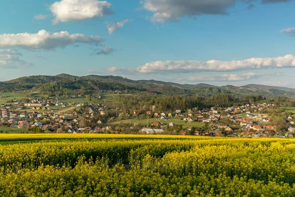 Villaggio Krhova Che Giace Sotto Colline Durante Tramonto Area Protetta — Foto Stock