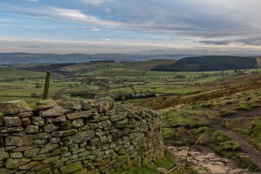 Yüksek bir yerden son zamanlarda çekilen manzara görüntüsü