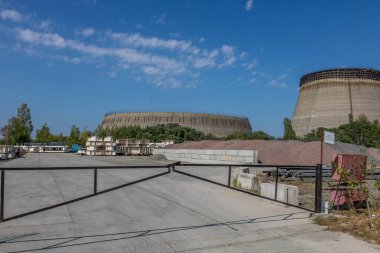 30 yıl sonra Çernobil 'in içinde yürümek 26 Nisan 1986' da No. Pripyat yakınlarındaki Çernobil Nükleer Santrali 'nde 4 nükleer reaktör..