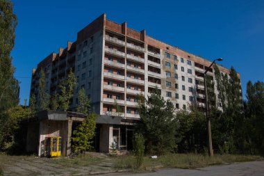 30 yıl sonra Çernobil 'in içinde yürümek 26 Nisan 1986' da No. Pripyat yakınlarındaki Çernobil Nükleer Santrali 'nde 4 nükleer reaktör..