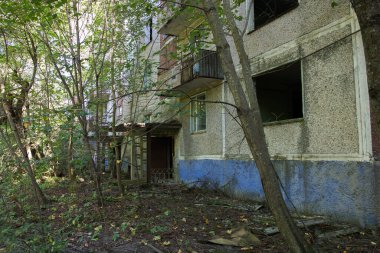 30 yıl sonra Çernobil 'in içinde yürümek 26 Nisan 1986' da No. Pripyat yakınlarındaki Çernobil Nükleer Santrali 'nde 4 nükleer reaktör..