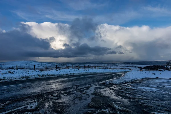 Côté Campagne Anglais Entièrement Recouvert Neige Fraîche Sur Route — Photo