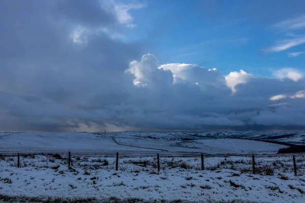 Campagna Inglese Completamente Coperta Neve Fresca Strada — Foto Stock