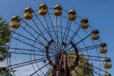 Pripyat, hayalet şehrin içinde bir çember çizdi.