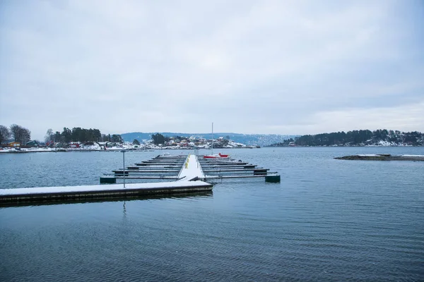 Molo Pro Lodě Cestující Mezi Ostrovy Okolí Oslo Norsko Zimě — Stock fotografie