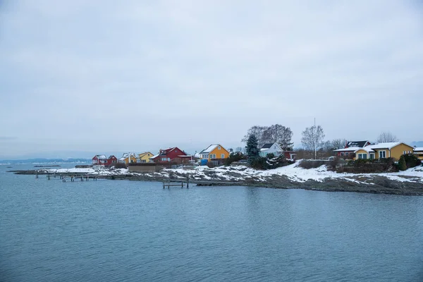 Bungalows Admettant Les Animaux Compagnie Sur Les Îles Autour Oslo — Photo