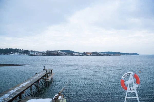 Molo Pro Lodě Cestující Mezi Ostrovy Okolí Oslo Norsko Zimě — Stock fotografie