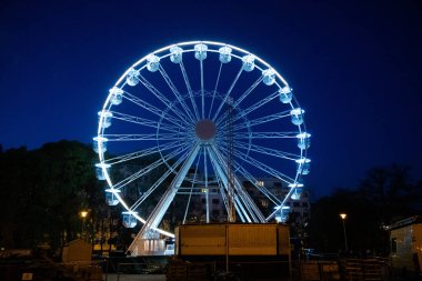 Moravske Meydanı 'ndaki Brno, Çek Cumhuriyeti' ndeki en büyük dönme dolap.