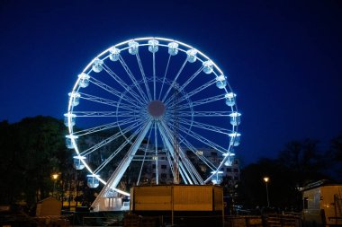 Moravske Meydanı 'ndaki Brno, Çek Cumhuriyeti' ndeki en büyük dönme dolap.