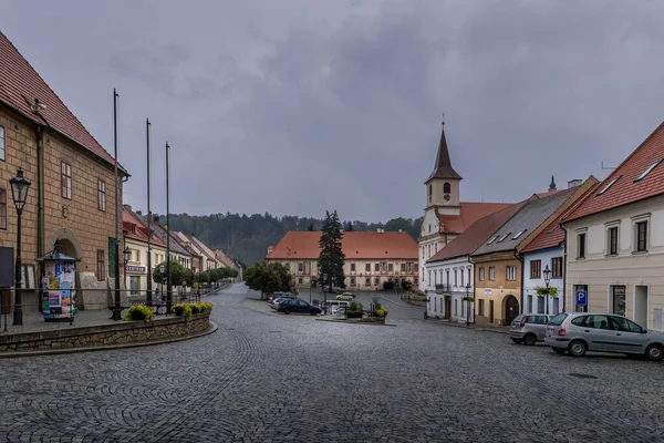 오스트 Nad Oslavou 체코의 지역에 도시이다 도시는 프라하의 다리의 복제품인 — 스톡 사진