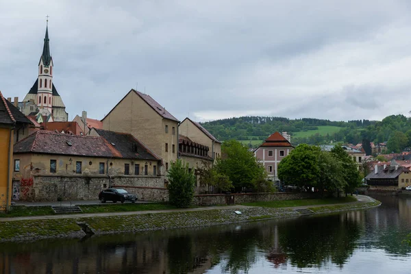 Panoramiczny Widok Rzekę Wełtawę Zabytkowym Mieście Cesky Krumlov Słynnym Miastem — Zdjęcie stockowe