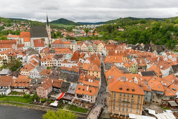 Kilisenin Ünlü Cesky Krumlov Şatosu Nun Bulunduğu Tarihi Cesky Krumlov — Stok fotoğraf