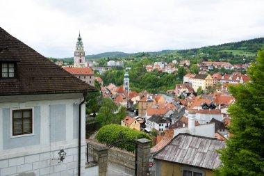 Tarihi Cesky Krumlov şehrinin manzarası ünlü Cesky Krumlov Kalesi, Kilise kenti UNESCO Dünya Mirası Alanında yer almaktadır.