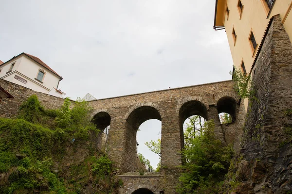 Maioria Dos Viaduktem Cesky Krumlov Com Famoso Castelo Cesky Krumlov — Fotografia de Stock