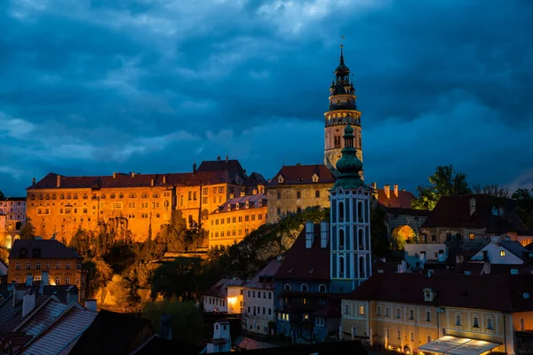 Panoramatický Výhled Západ Slunce Modrou Tmavou Oblohou Historické Město Český — Stock fotografie