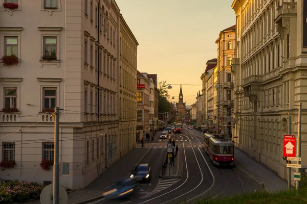 Drukke Straat Met Mensen Auto Openbaar Vervoer Rush Straat Brno — Stockfoto