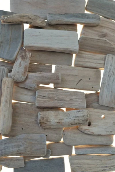 Driftwood Ściany Decor Row Białego Morza Snags White Kawałki Drewna — Zdjęcie stockowe