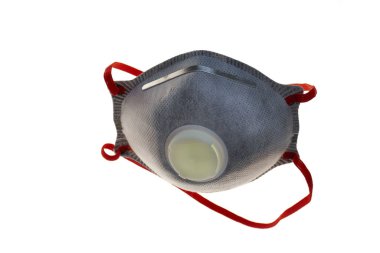 Beyaz arkaplanda filtresi olan koruyucu maske