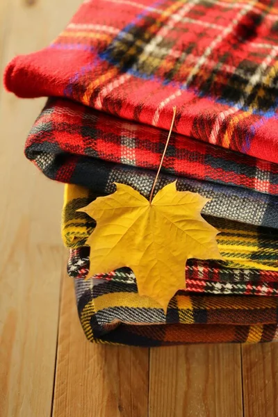 Autumn Yellow Maple Leaf Stack Checkered Scarves — Stock Photo, Image