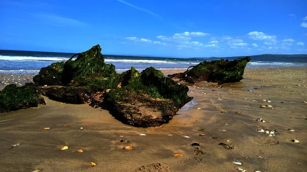 Metallskräp Från Gammal Byggnad Strand Vid Magilligan Beach Derry Northern — Stockfoto