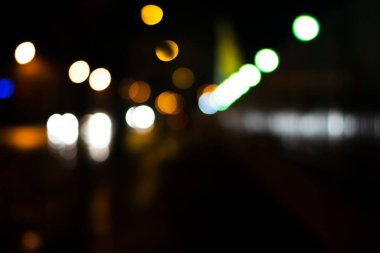 Siyah arkaplanda Bokeh renklendirmesi