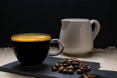 Bir fincan espresso kahve.