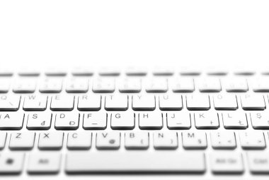 Beyaz arkaplanda beyaz klavye