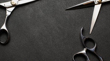 profesyonel makas siyah arkaplanda