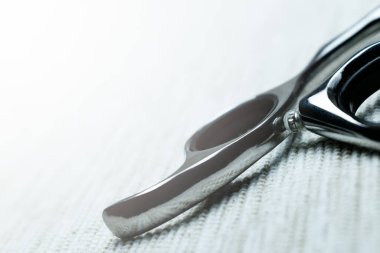 Şık Profesyonel Berber Makas; Kuaför salonu konsepti; Saç kesimi aksesuarları.