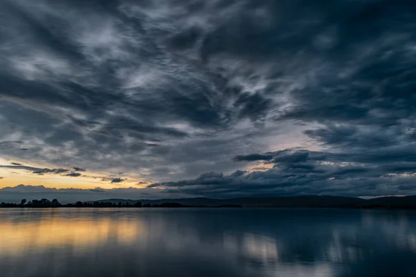 Dramatische Stormachtige Donkere Bewolkte Lucht Natuurlijke Foto Achtergrond — Stockfoto