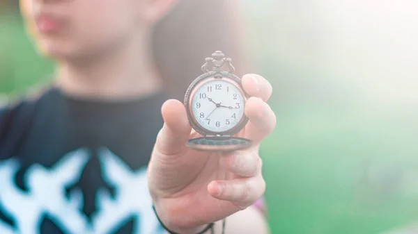 Une Vieille Montre Poche Main — Photo