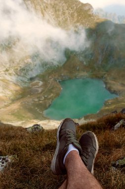 Blea Lac 'lı Panorama ve dağların yansımasıyla. 