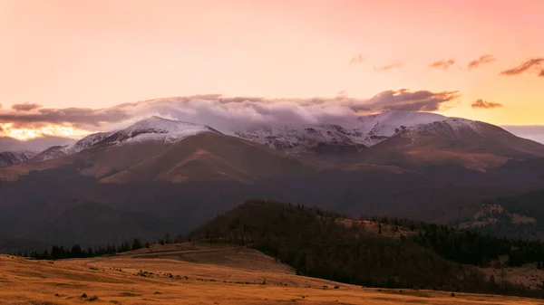 Mountain Range Visible Silhouettes Morning Colorful Fog Tarcu Mountains Romania — Stock Photo, Image