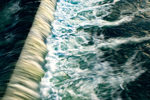 Малый Водопад Движением Воды — стоковое фото