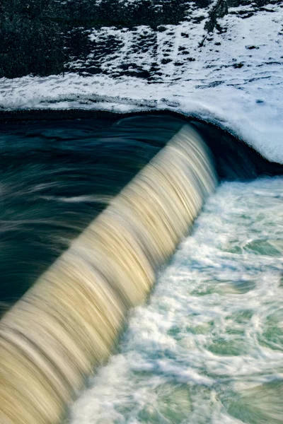 Pequeña Cascada Con Movimiento Agua — Foto de Stock