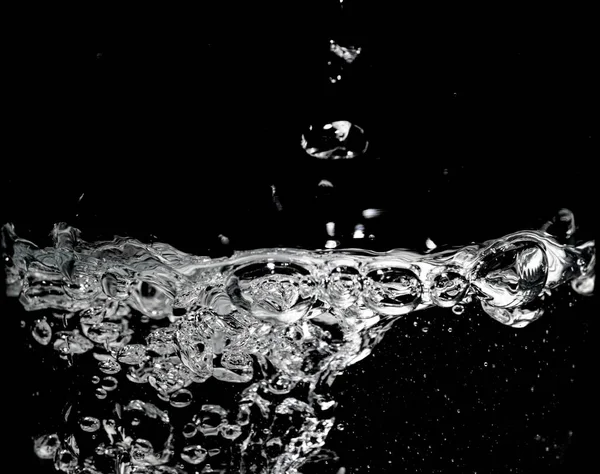 Surface Eau Claire Sur Noir Avec Ondulation Bulles — Photo