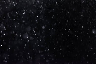 Siyah arkaplanda soyut su sıçramaları