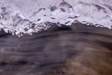 donmuş bir nehrin üzerindeki buz dokusu