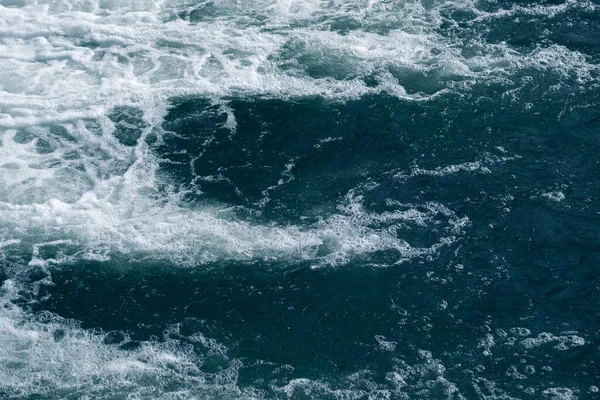 Água Azul Turquesa Com Estrutura Onda Irregular — Fotografia de Stock