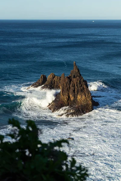 Roque de benijo 'daki mavi su plajı.