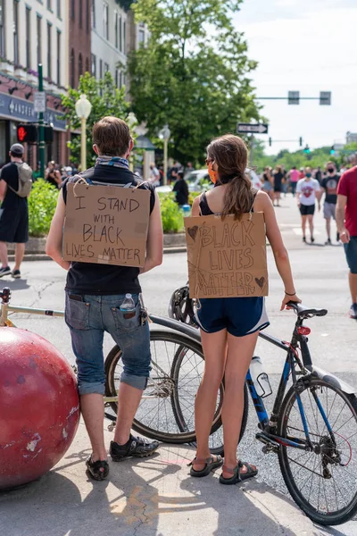 Bloomington, Indiana, ABD 'de Siyahların Yaşamı Önemli Protesto. 5 Haziran 2020